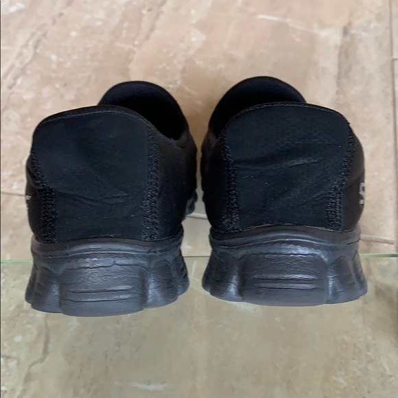 Skechers black slip on memory foam shoes 7.5 - Picture 3 of 5